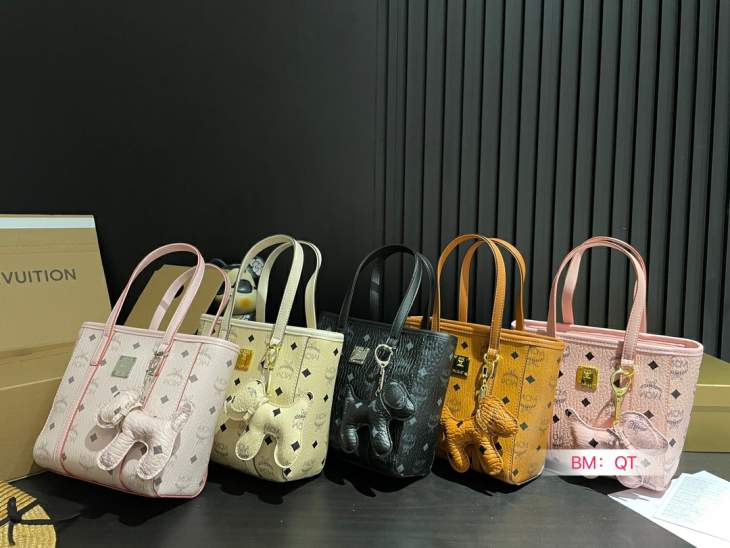 Picture of MCM Handbags _SKUfw242044704fw